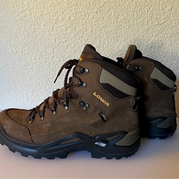 Lowa Renegade GTX Mid Mens Hiking Boots - Picture 4 of 12